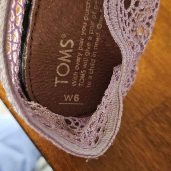 TOMS crochet shoes - Lavendar Size 6 - (worn once) - Picture 4 of 4